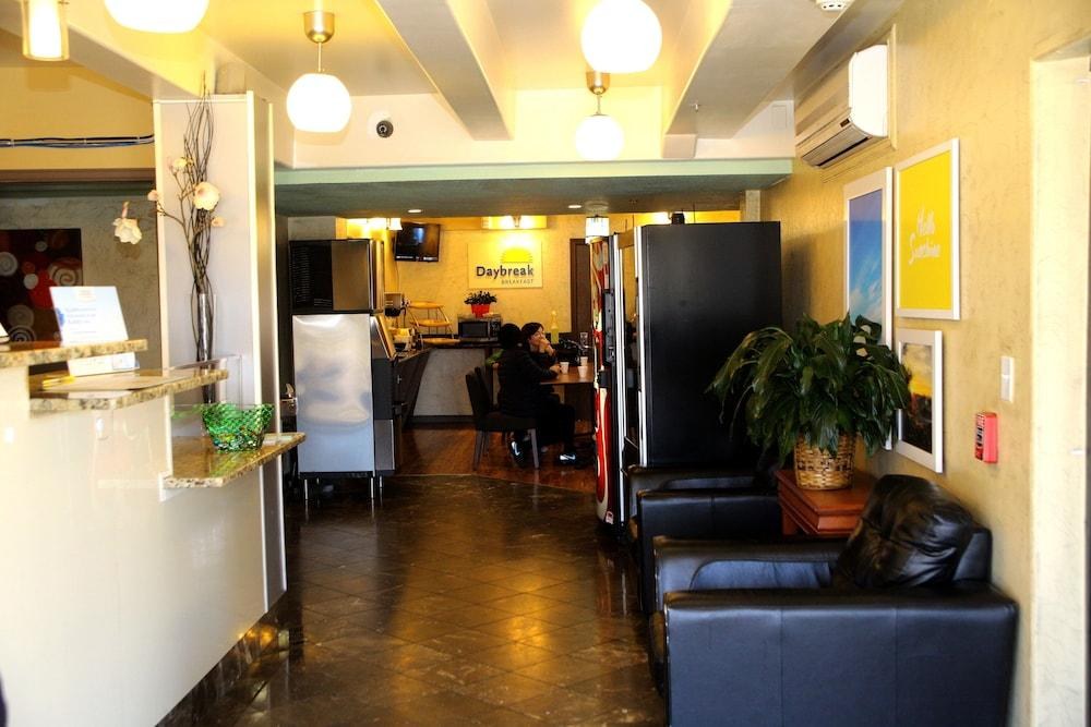 DAYS INN BY WYNDHAM DENVER DOWNTOWN photo 1