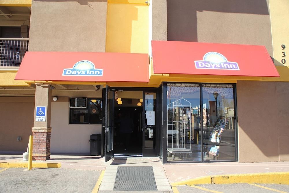 DAYS INN BY WYNDHAM DENVER DOWNTOWN photo 2