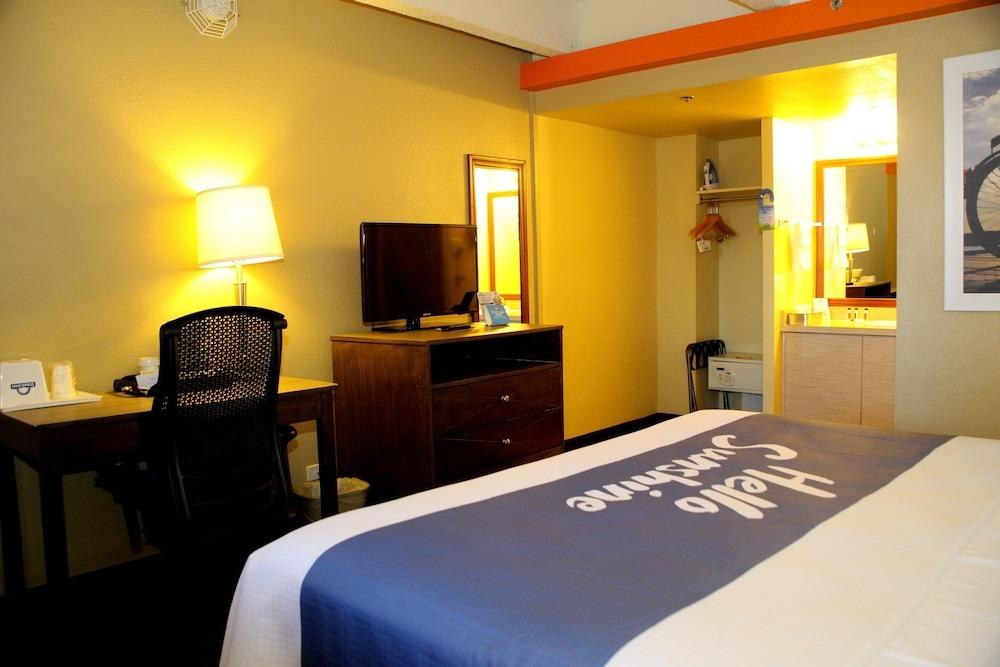 DAYS INN BY WYNDHAM DENVER DOWNTOWN photo 3