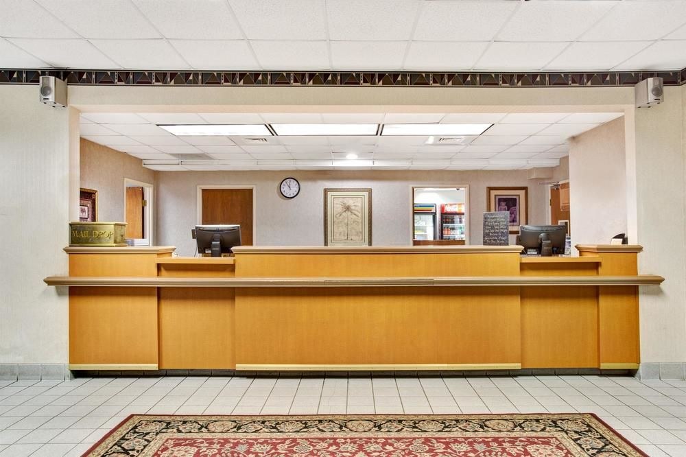 Days Inn & Suites by Wyndham Denver International Airport