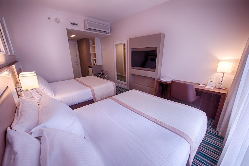 HOLIDAY INN BELO HORIZONTE SAVASSI photo 2