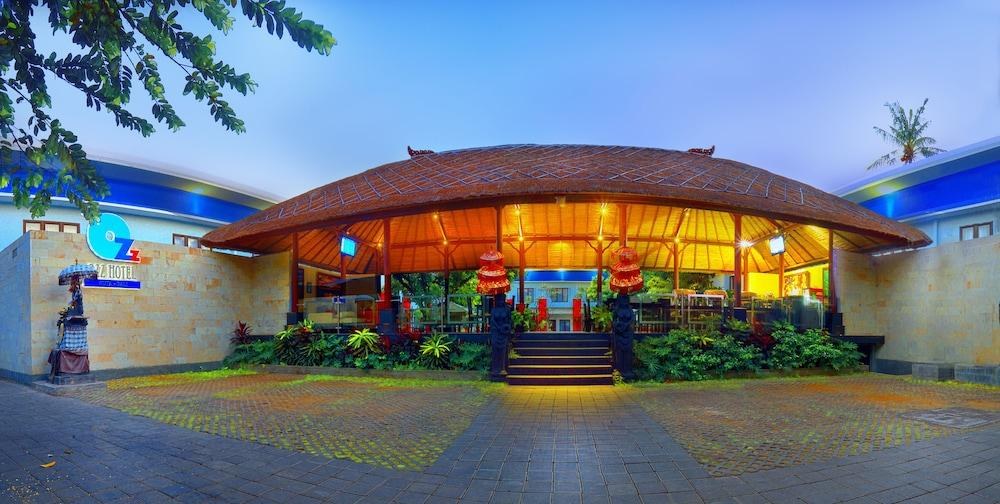 OZZ HOTEL KUTA photo 4