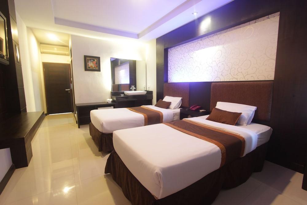 TAMAN AGUNG photo 3