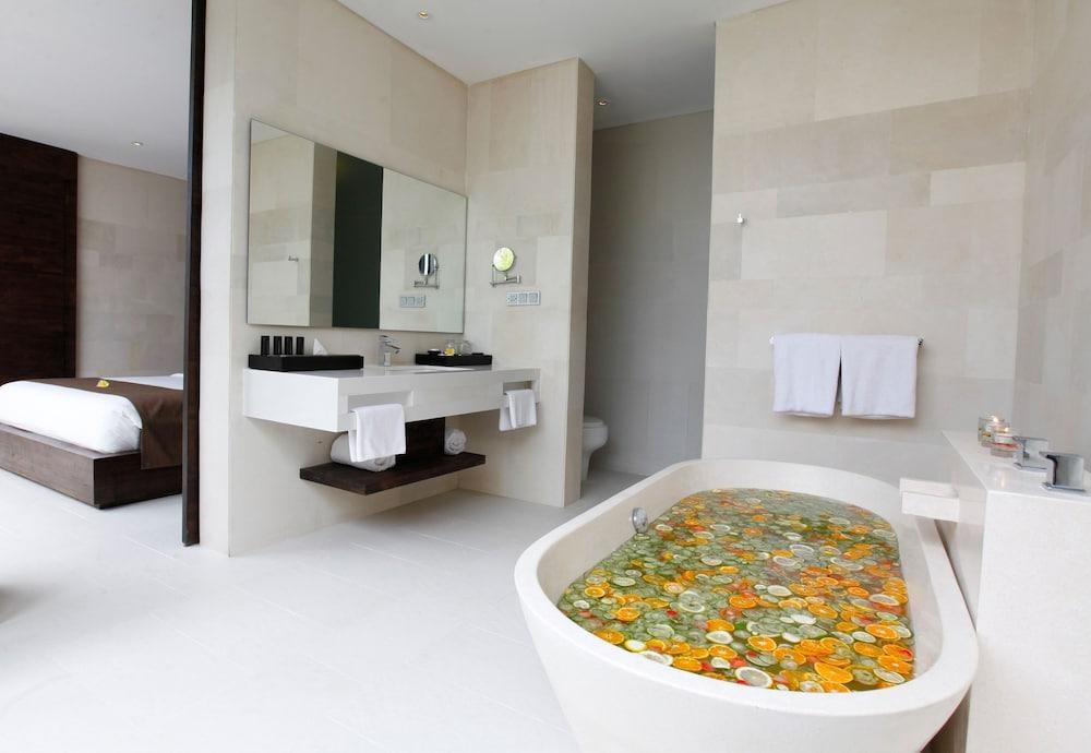 AMANA VILLAS photo 3