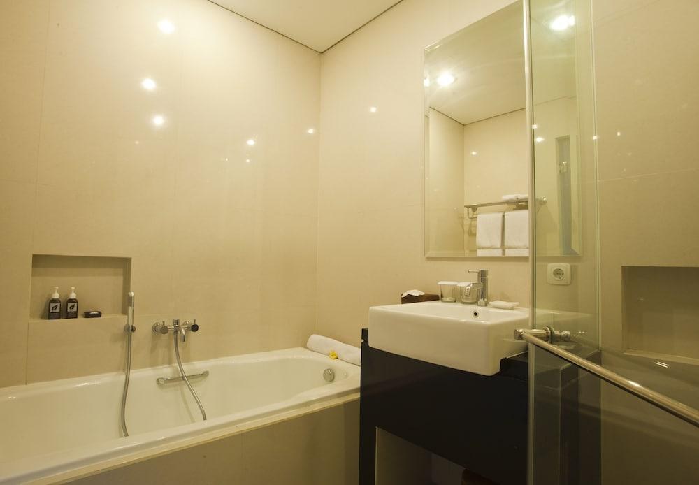 The Astari Villa and Residence photo 2