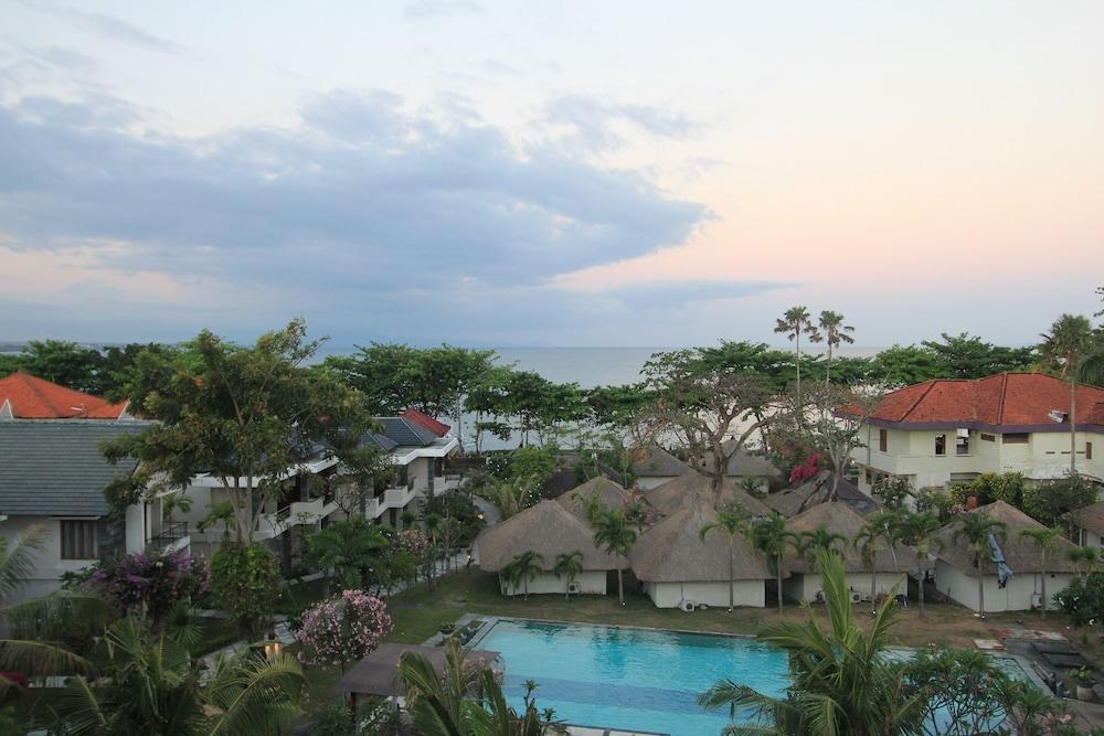 ALITS BEACH photo 2