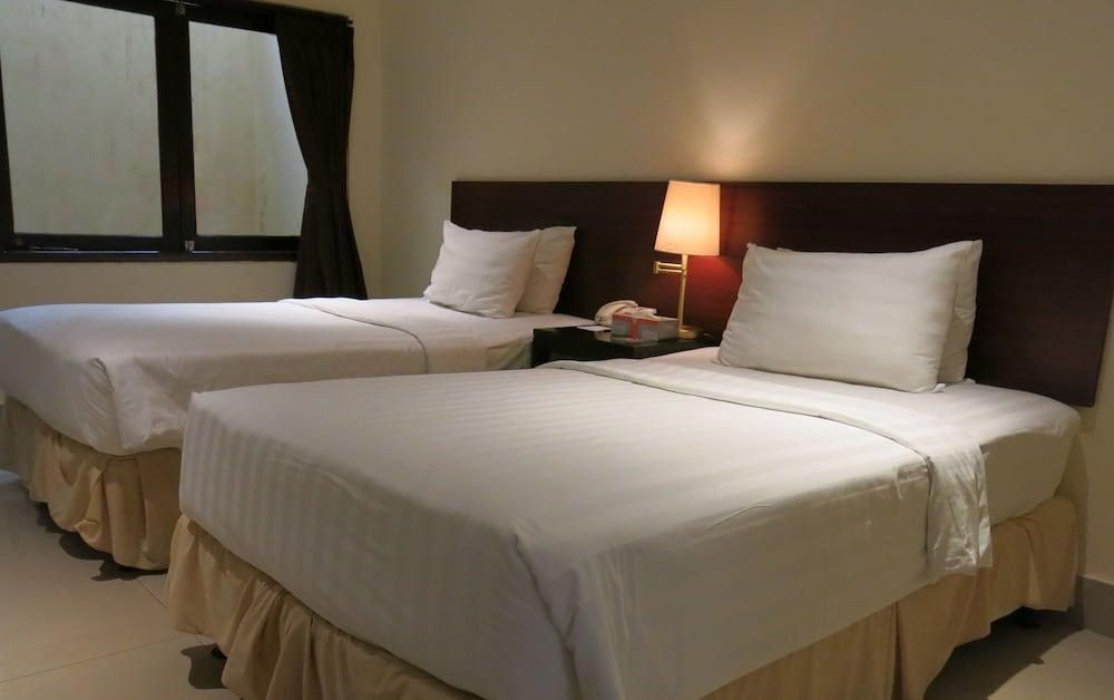 RADHA HOTEL photo 4