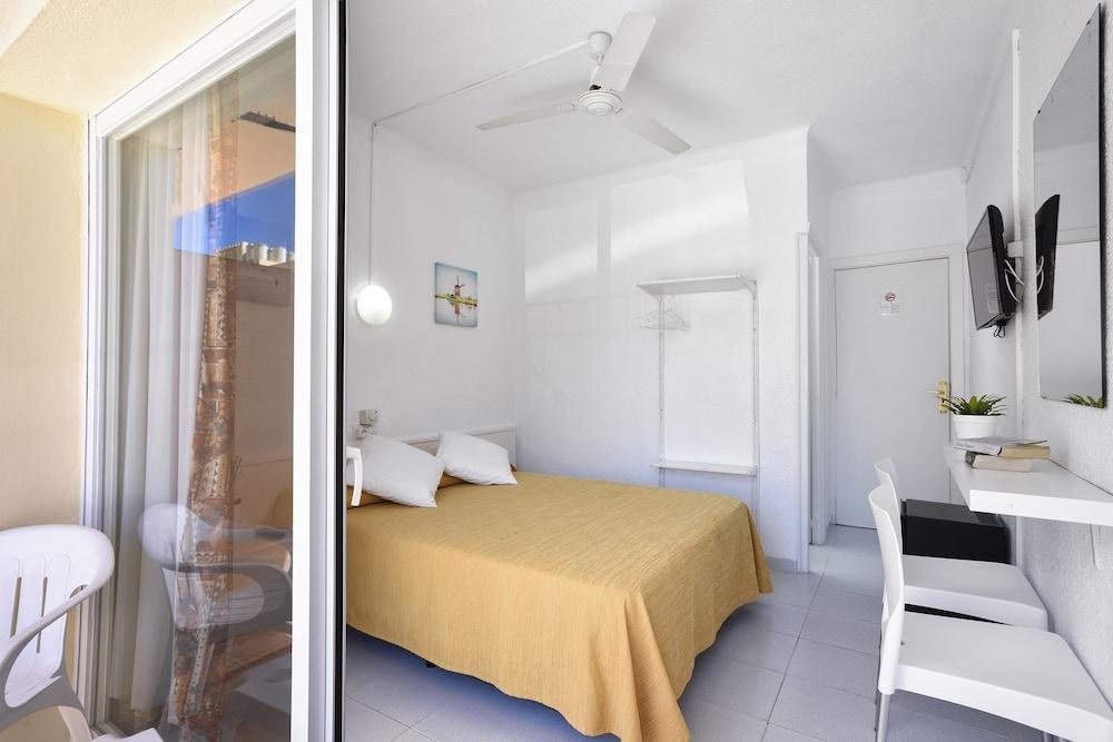 HOTEL GABARDA photo 2