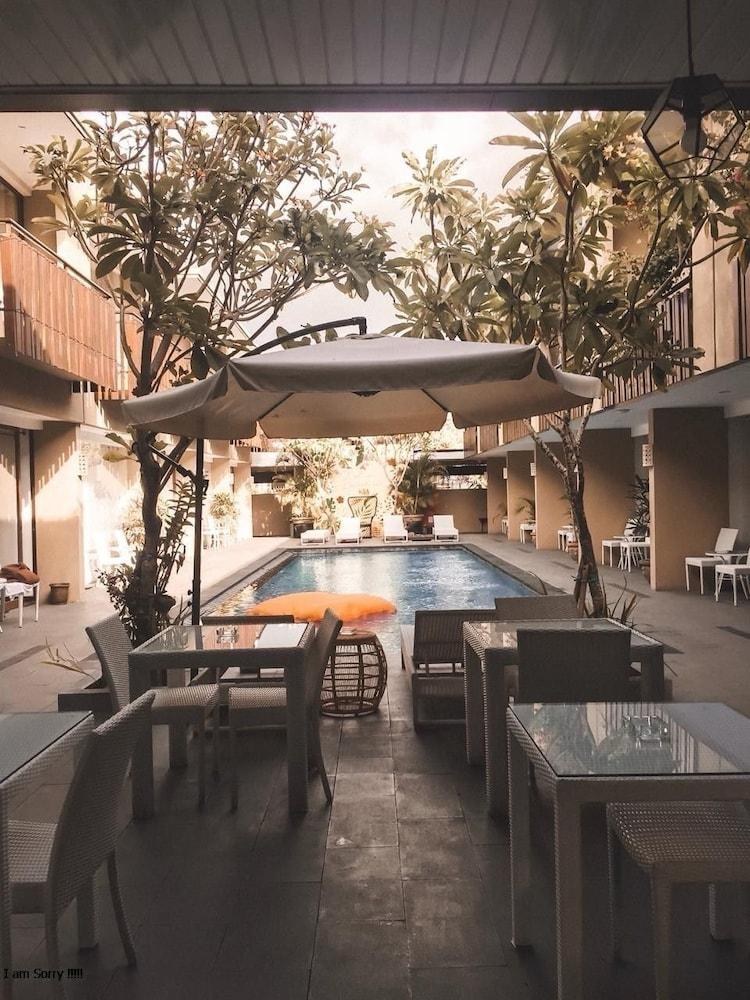 DEVATA SUITE AND RESIDENCE photo 3