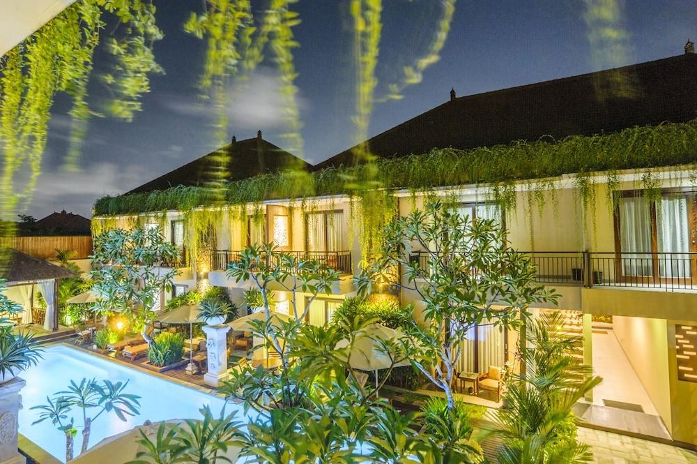 d'Penjor Seminyak Hotel photo 3