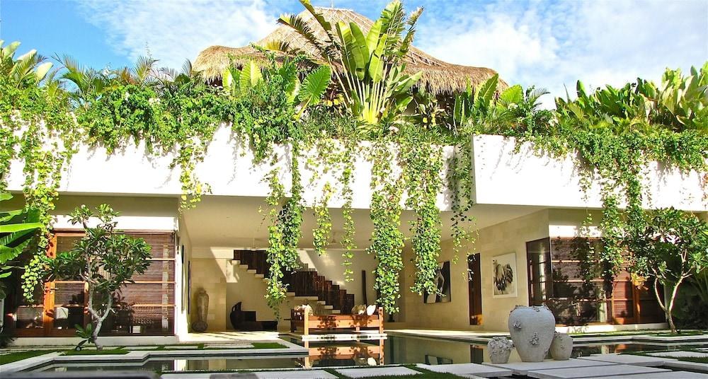 NYAMAN VILLAS photo 2