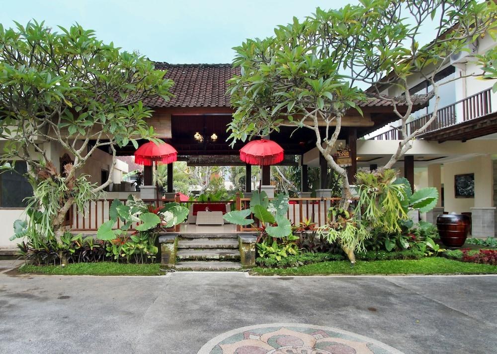 PUTRI AYU COTTAGES photo 2