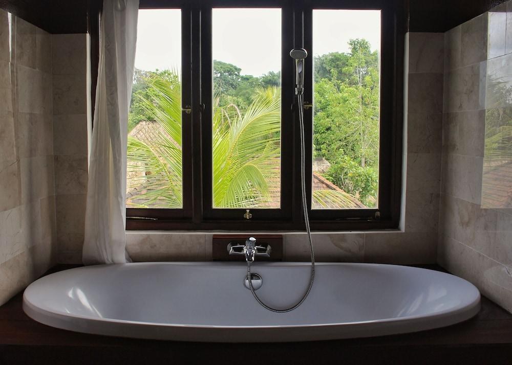 Saren Indah Hotel photo 2