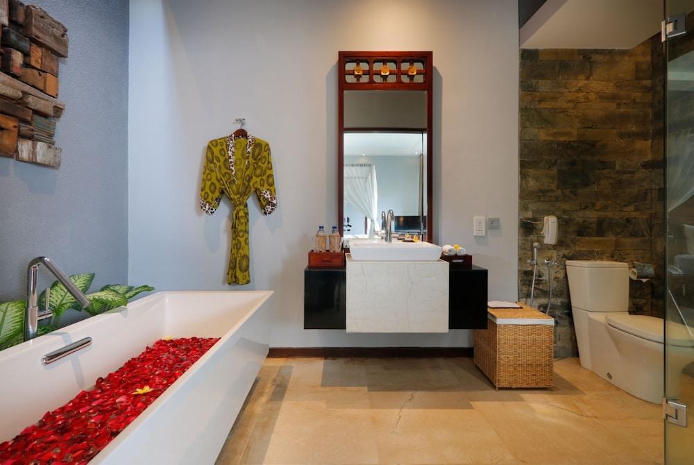 SEMINYAK ICON photo 3
