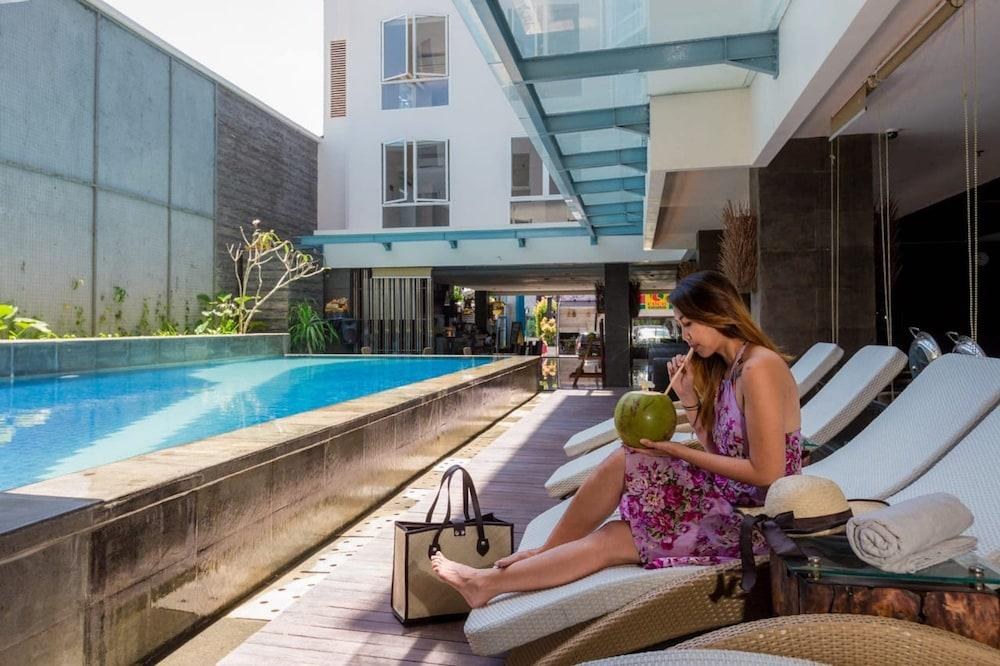 Solaris Hotel Kuta photo 2