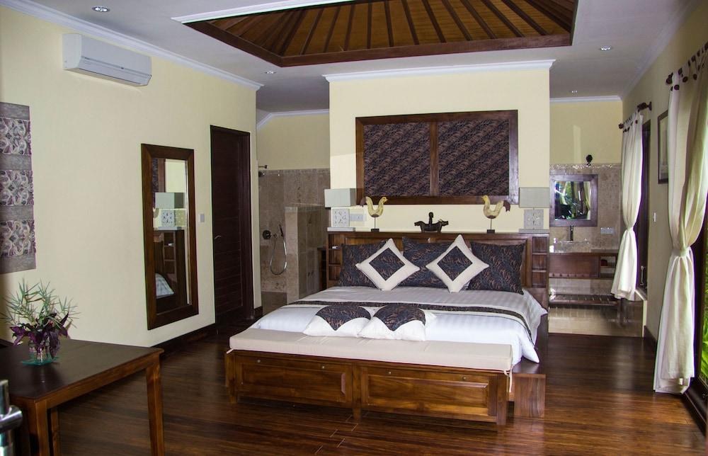 Suara Air Luxury Villa Ubud photo 4