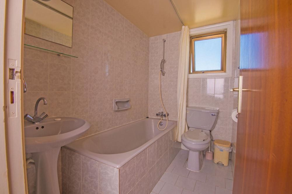 WINDMILLS APARTMENTS photo 3