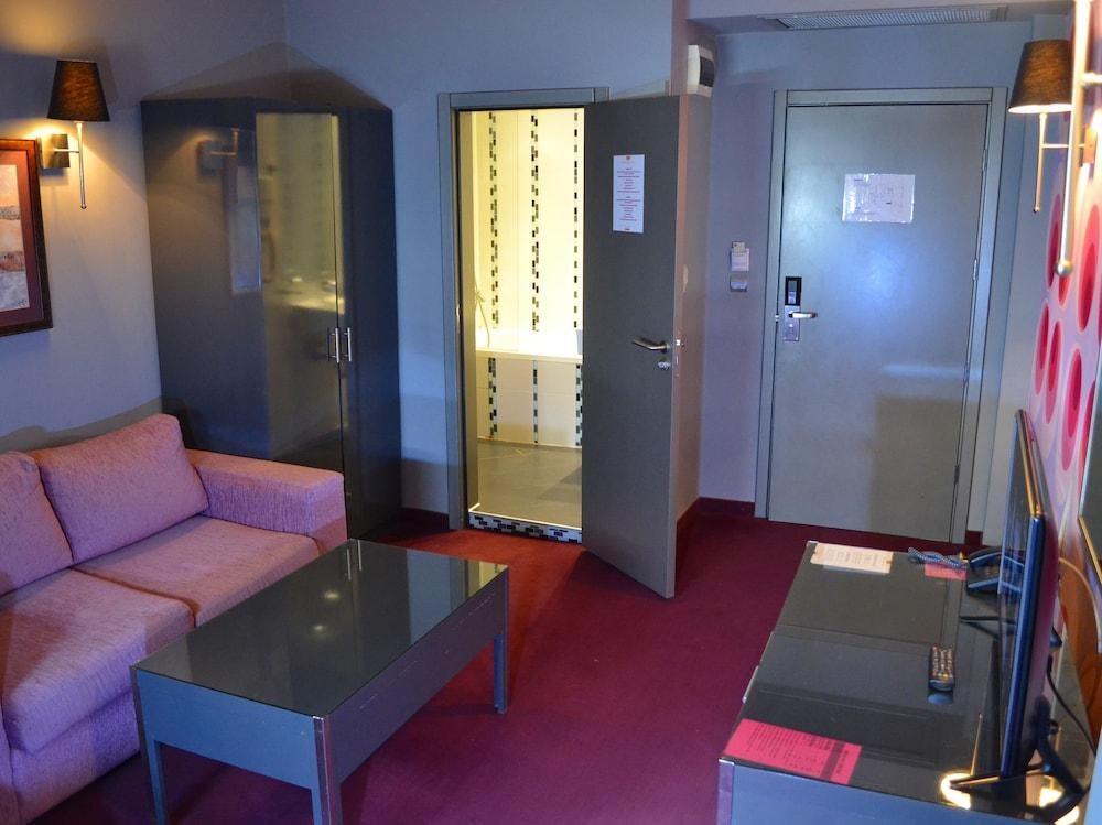 Elate Plaza Hotel photo 1