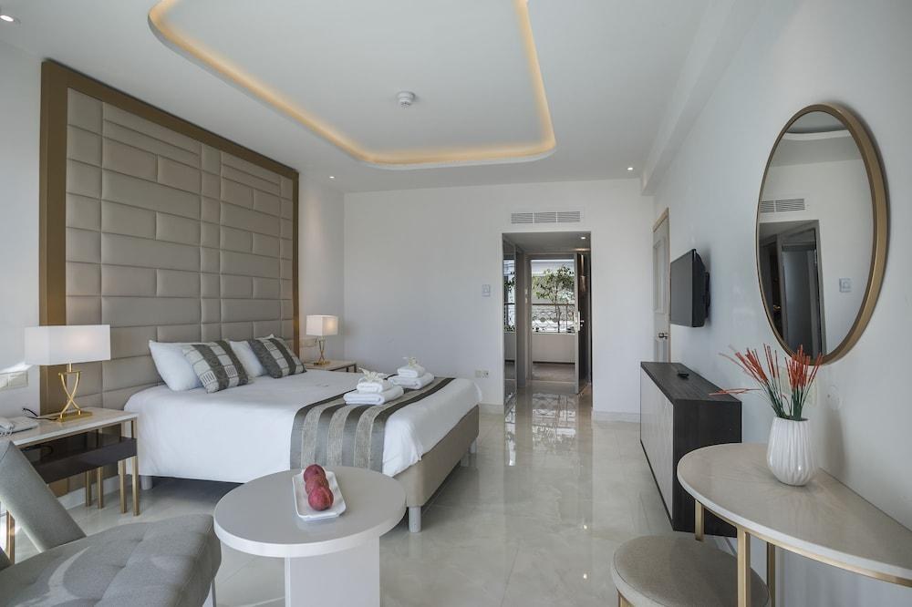 HOTEL CONSTANTINOS THE GREAT BEACH photo 3