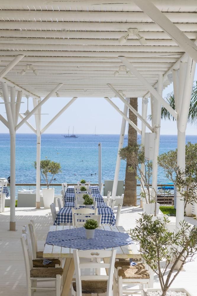 HOTEL CONSTANTINOS THE GREAT BEACH photo 4