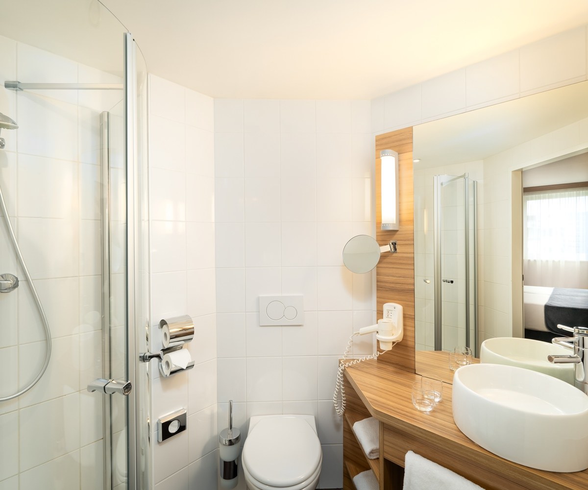 LEONARDO HOTEL VIENNA SCHONBRUNN photo 2