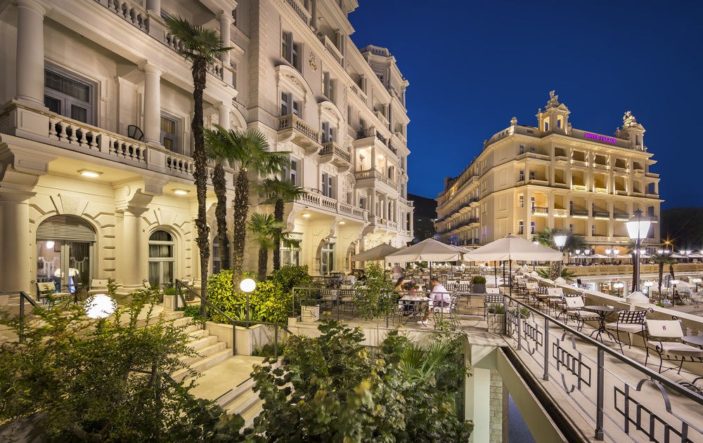 HOTEL PALACE BELLEVUE photo 1