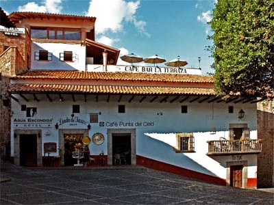 HOTEL AGUA ESCONDIDA