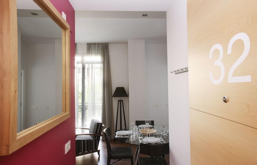 MH SUITES photo 2