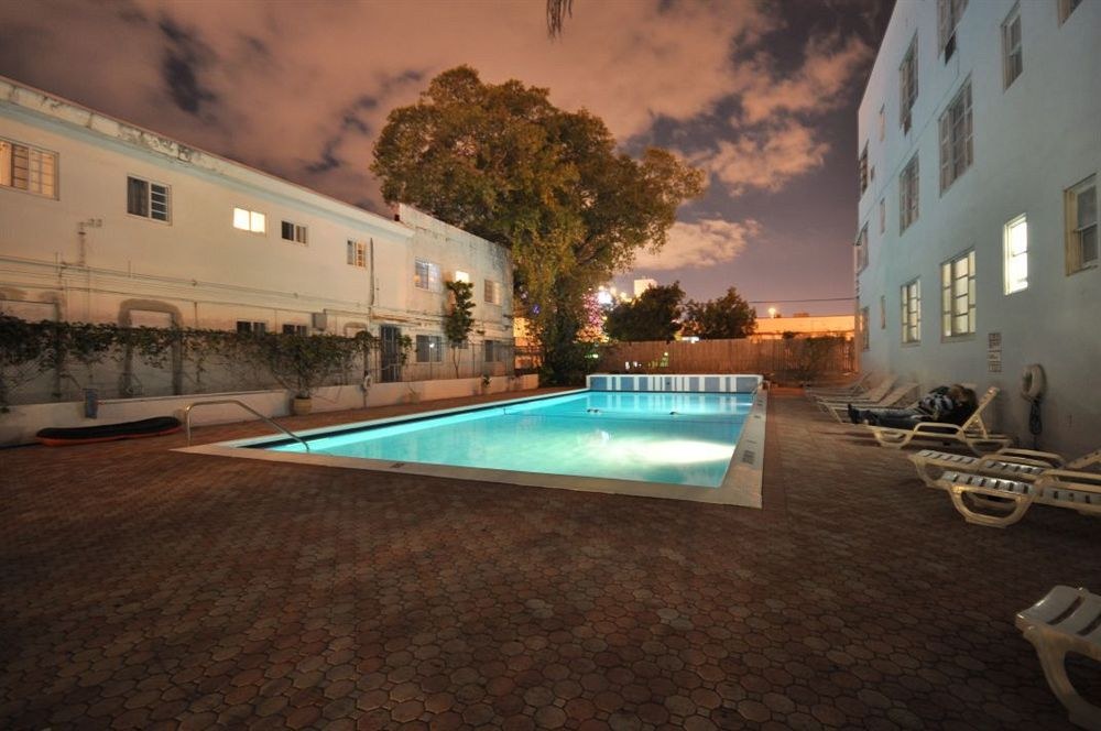 TROPICS HOTEL & HOSTELS