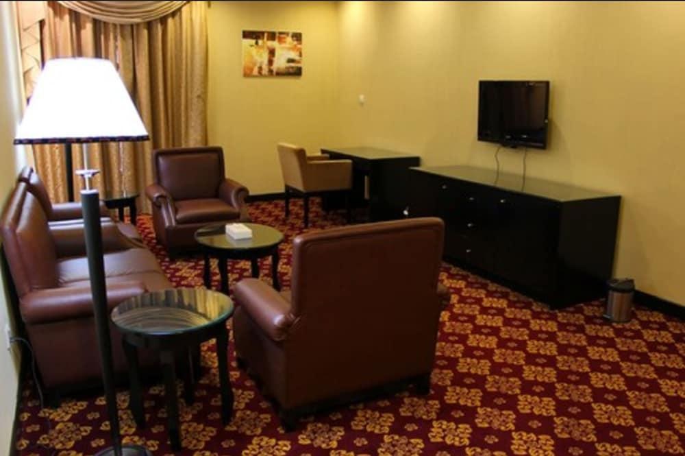 PARAGON ABU DHABI photo 3