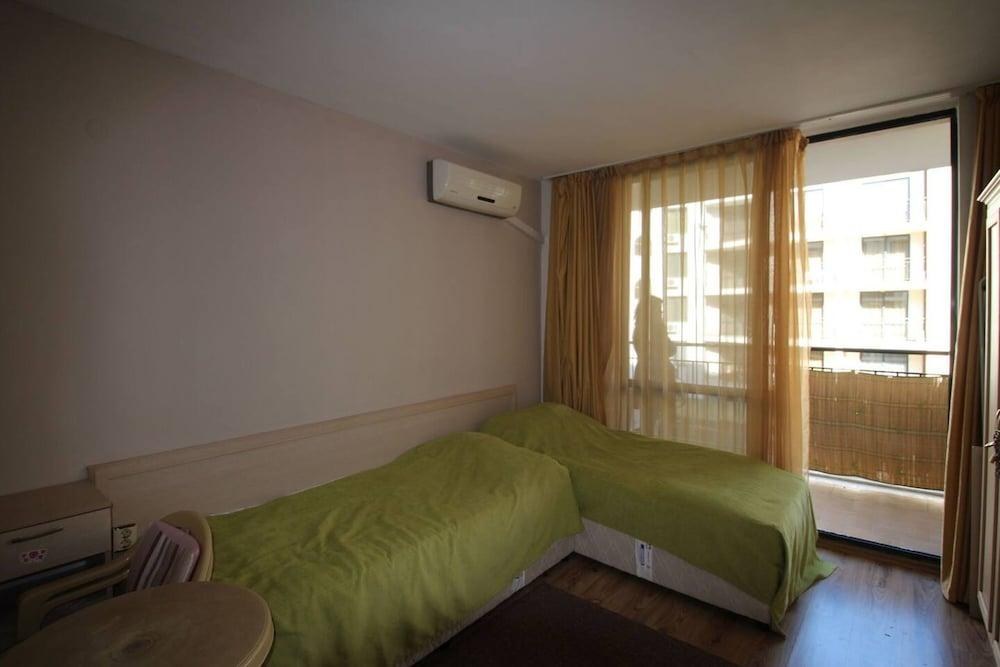 AVALON HOTEL APARTMENTS photo 2