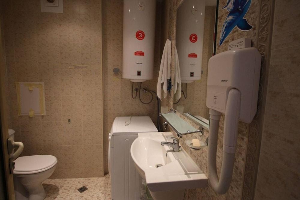 AVALON HOTEL APARTMENTS photo 3