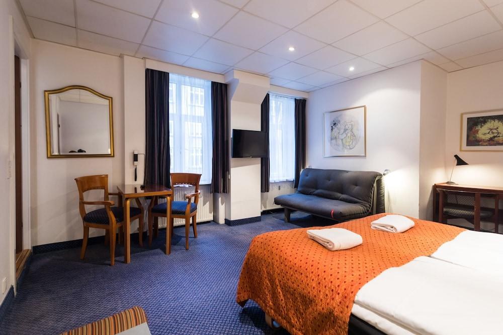 SAGA HOTEL photo 3