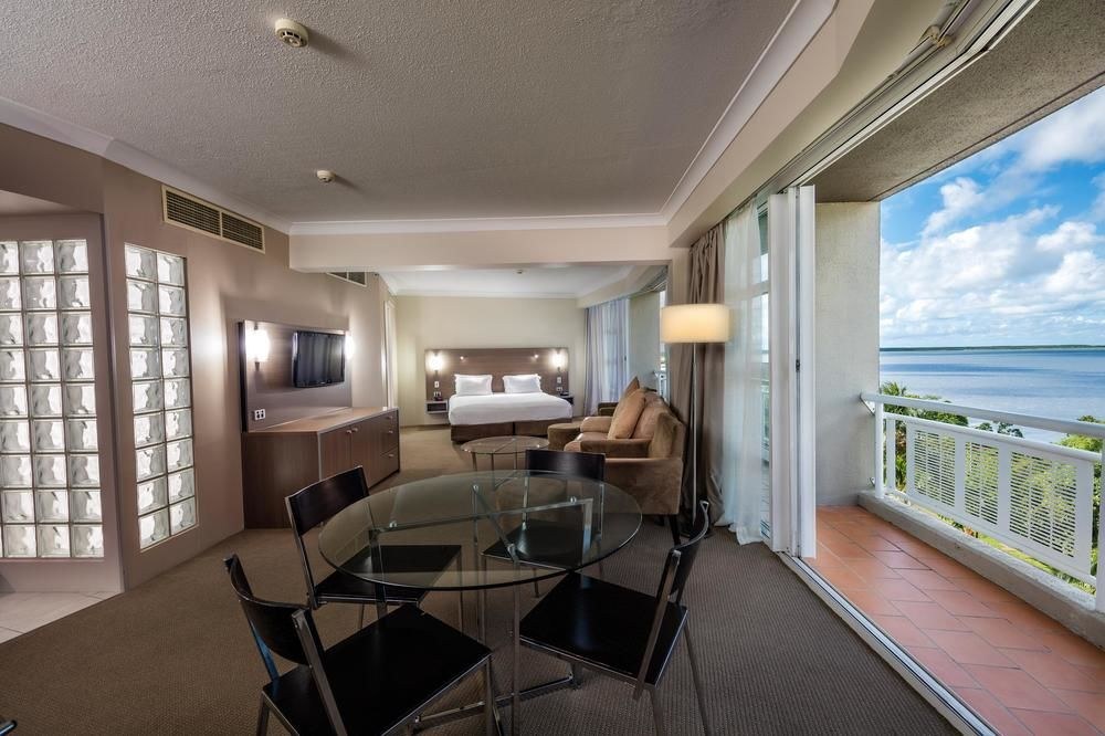 DoubleTree by Hilton Cairns