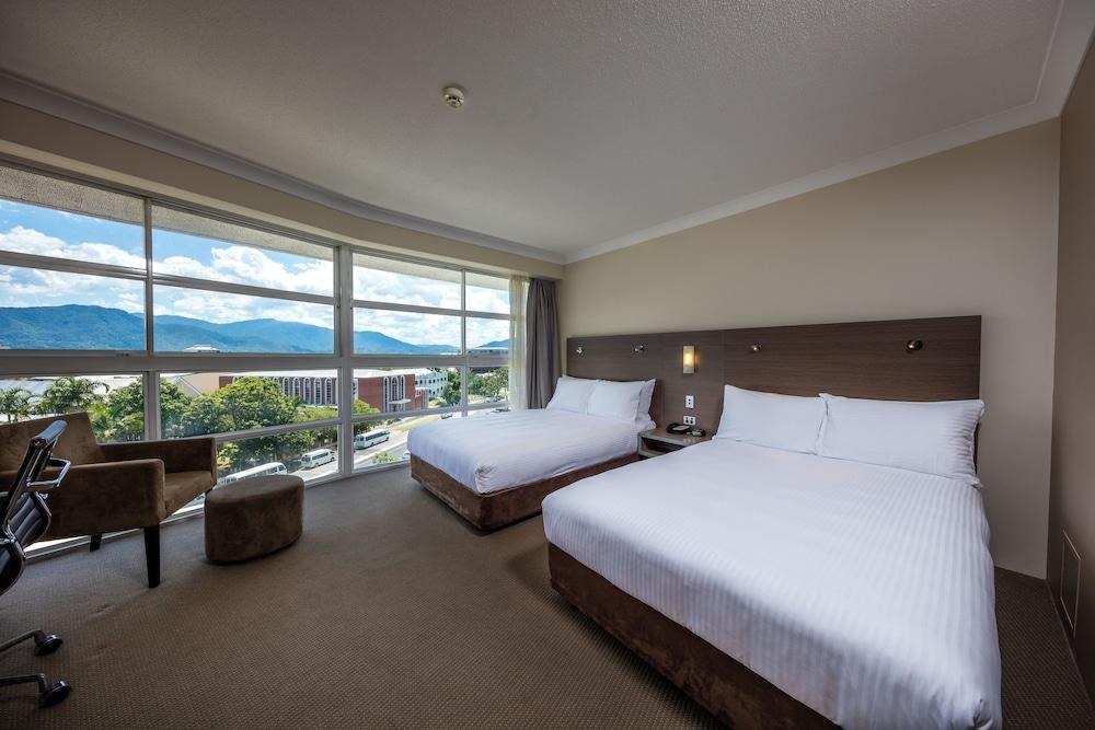 DoubleTree by Hilton Cairns photo 4