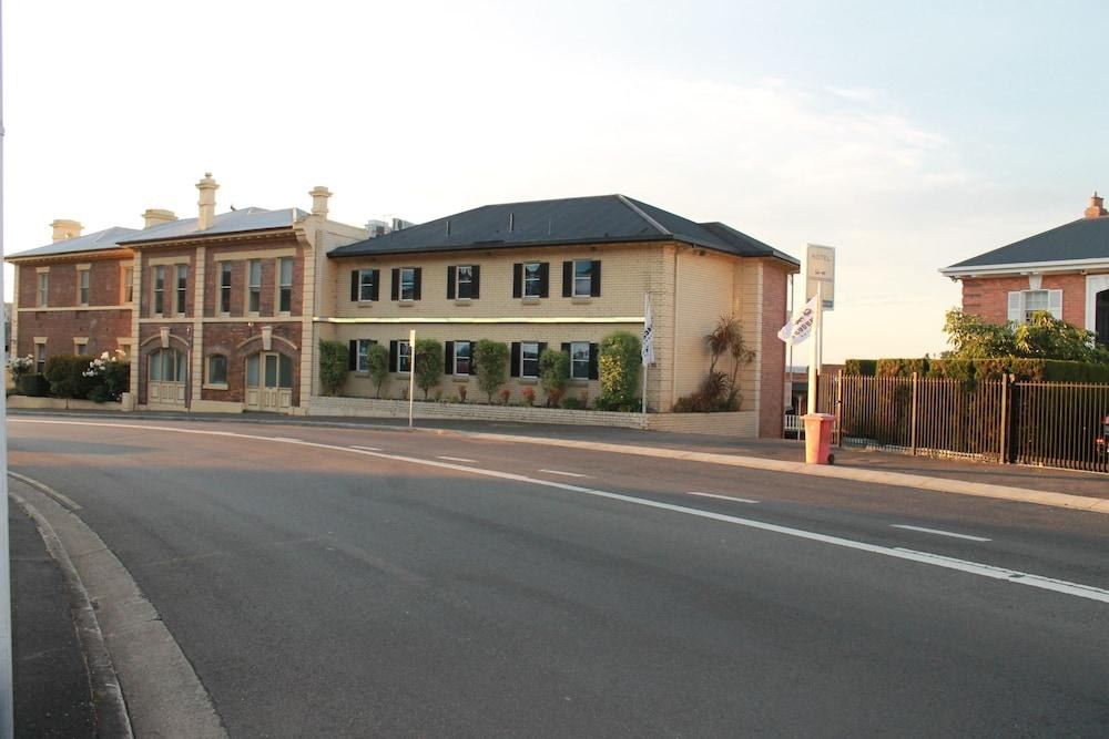 COUNTRY COMFORT LAUNCESTON COACH HOUSE photo 4