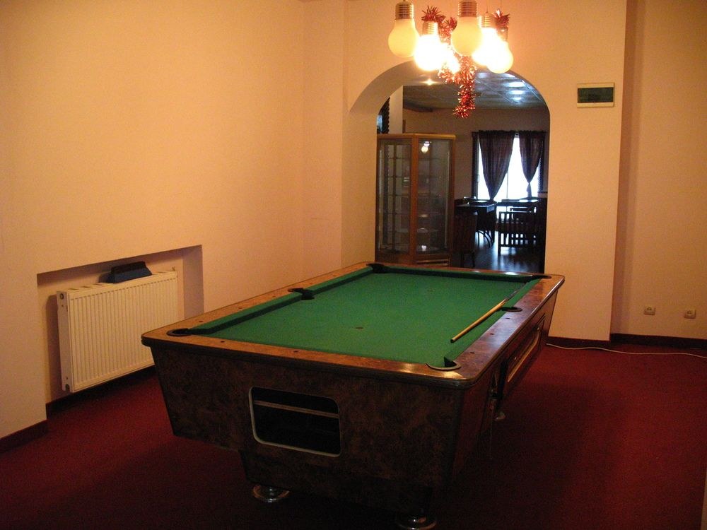 CHATEAU HOTEL