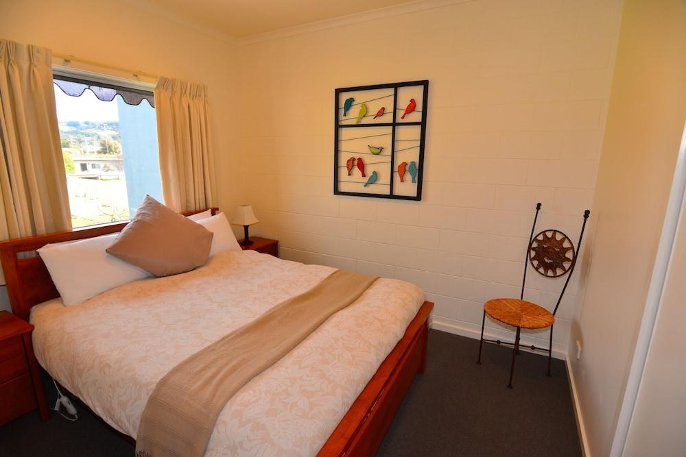 Captain's At The Bay Hotel photo 3