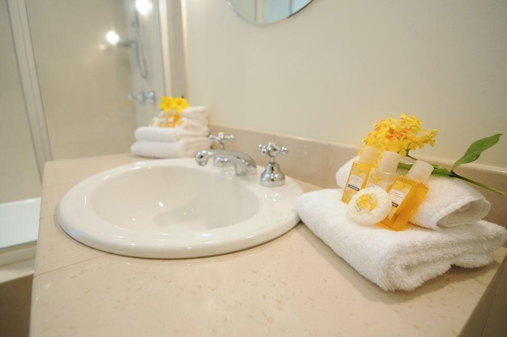 Verandahs Boutique Apartments photo 2