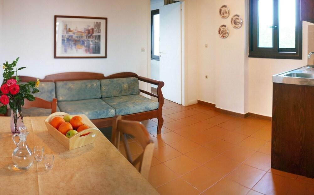 Areti Hotel photo 4