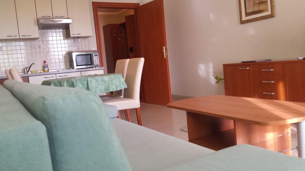 APARTHOTEL ASTORIA photo 4