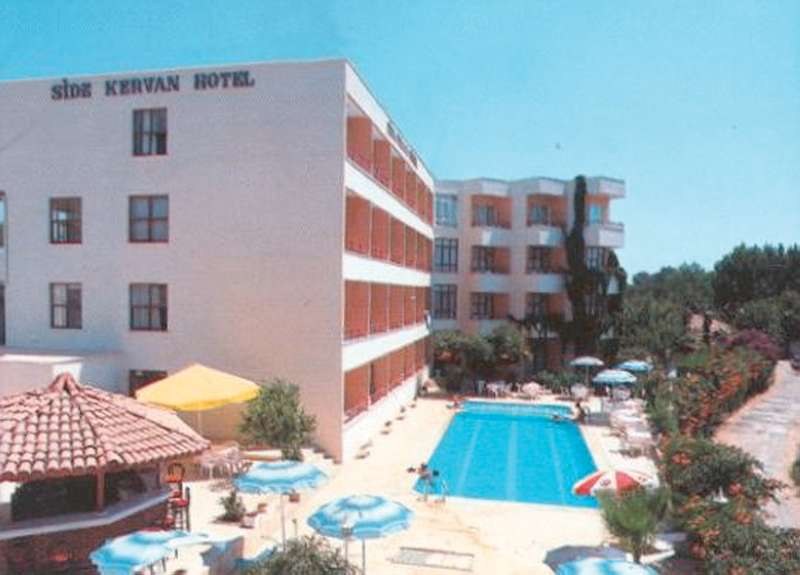 HOTEL KERVAN photo 1