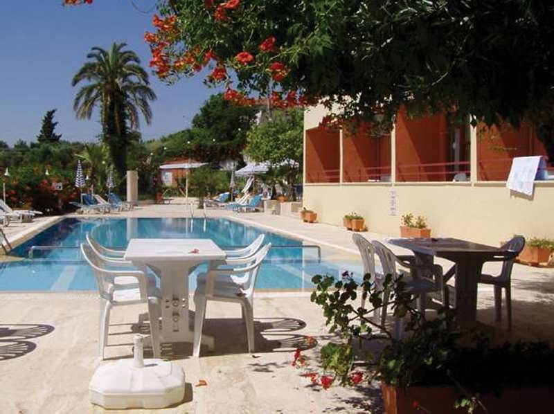 HOTEL KERVAN photo 2