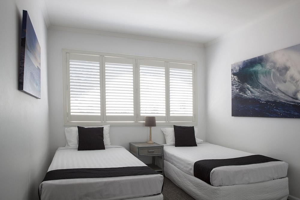 ABSOLUTE BEACHFRONT OPAL COVE RESORT photo 3