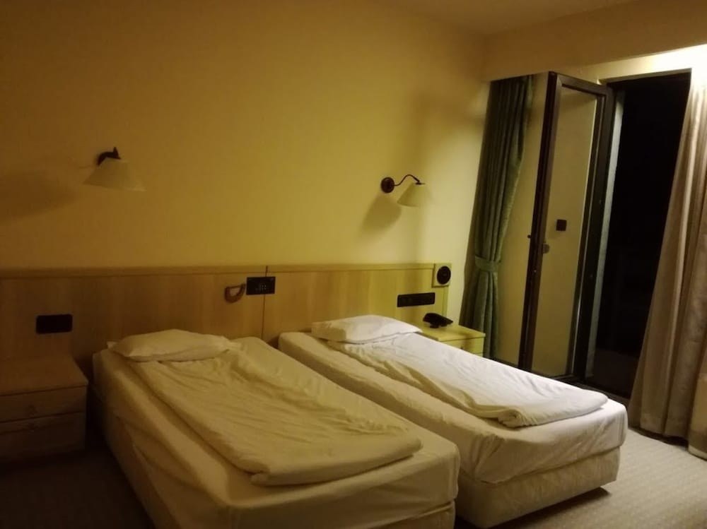 ORPHEY HOTEL photo 2