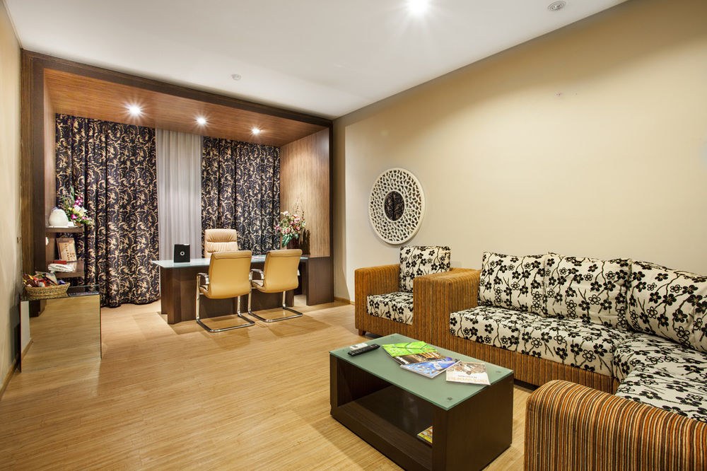 D BATOE BOUTIQUE photo 2