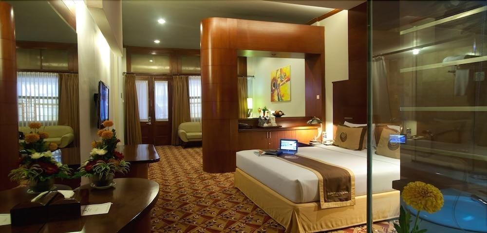 SAVOY HOMANN BIDAKARA photo 2