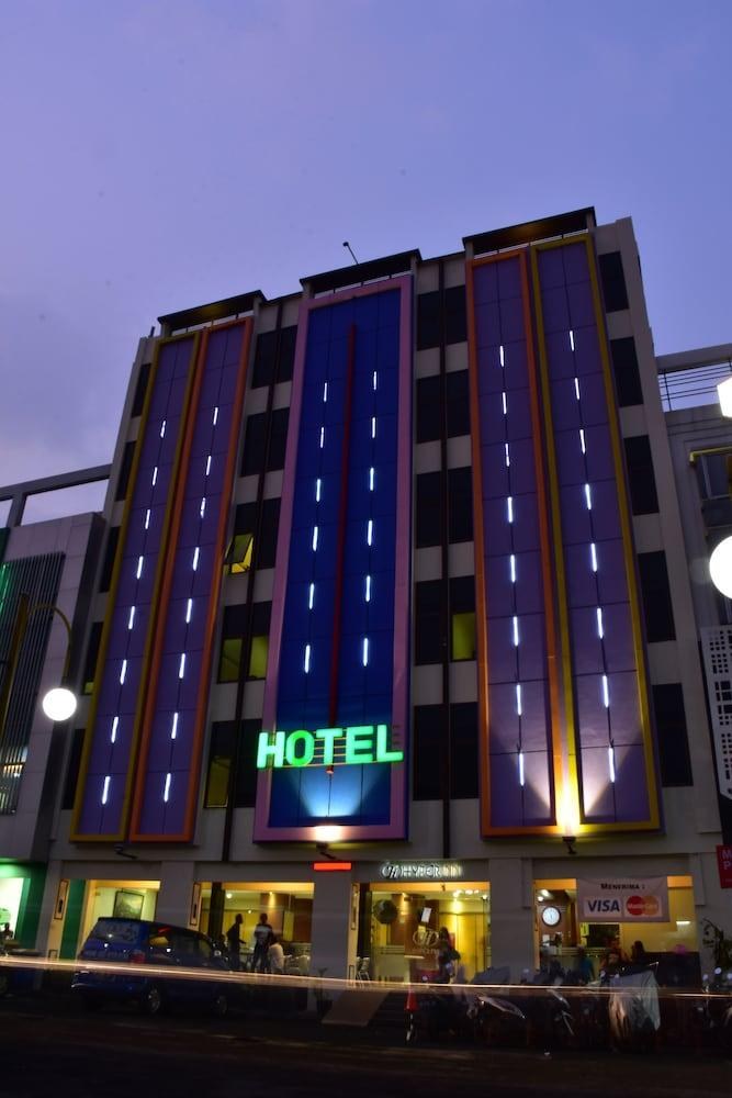 HYPER INN photo 2