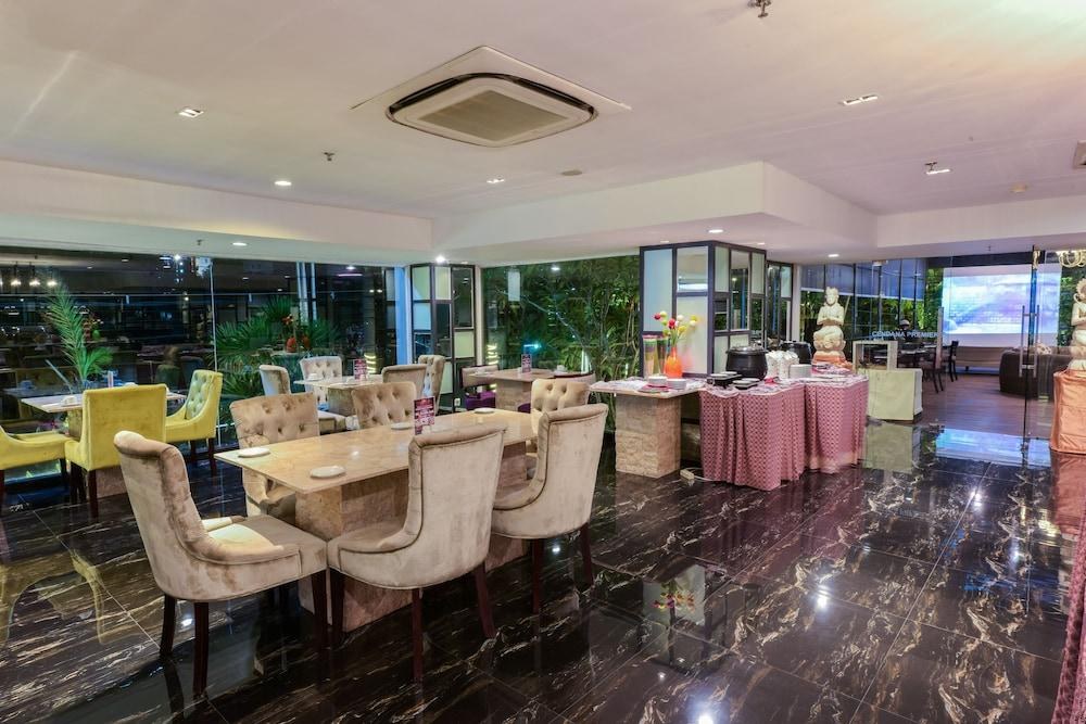 Cendana Premier Hotel Surabaya photo 2