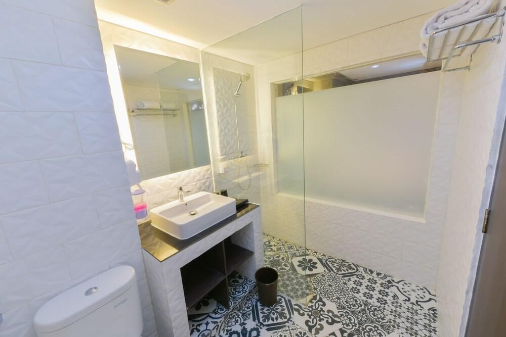 Cendana Premier Hotel Surabaya photo 4
